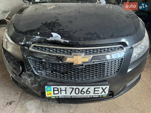 Черный Шевроле Круз, объемом двигателя 1.6 л и пробегом 360 тыс. км за 4200 $, фото 9 на Automoto.ua