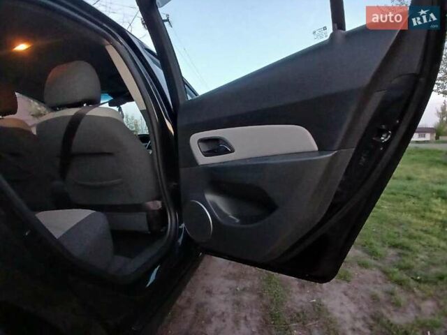 Черный Шевроле Круз, объемом двигателя 1.6 л и пробегом 207 тыс. км за 5800 $, фото 15 на Automoto.ua