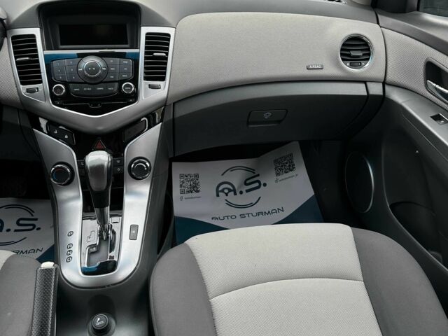 Черный Шевроле Круз, объемом двигателя 1.8 л и пробегом 188 тыс. км за 6900 $, фото 7 на Automoto.ua