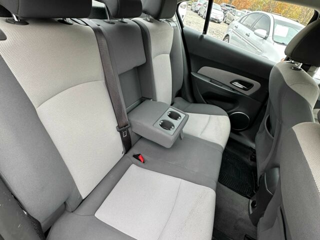 Черный Шевроле Круз, объемом двигателя 1.8 л и пробегом 188 тыс. км за 6900 $, фото 4 на Automoto.ua