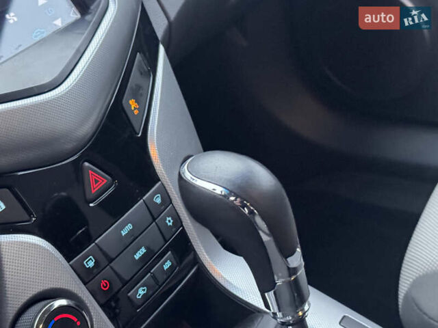 Черный Шевроле Круз, объемом двигателя 1.8 л и пробегом 232 тыс. км за 6999 $, фото 39 на Automoto.ua