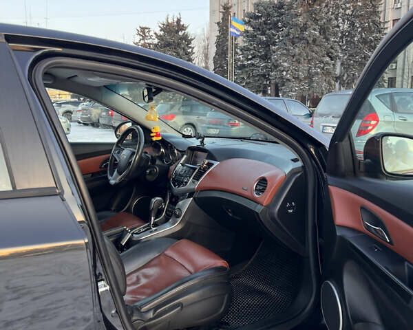 Черный Шевроле Круз, объемом двигателя 1.8 л и пробегом 179 тыс. км за 6500 $, фото 15 на Automoto.ua