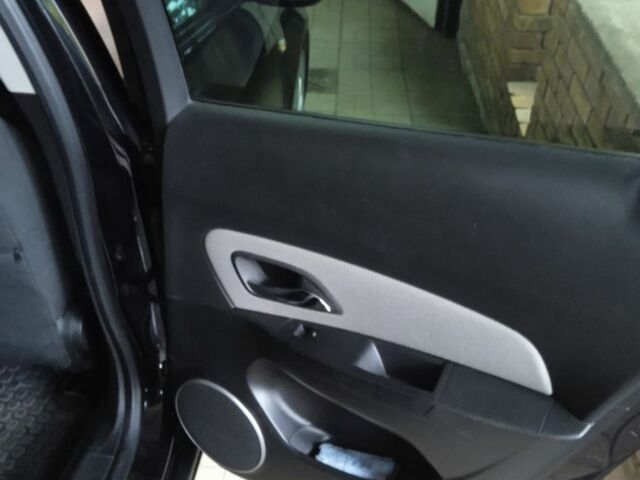 Черный Шевроле Круз, объемом двигателя 1.8 л и пробегом 46 тыс. км за 8900 $, фото 8 на Automoto.ua