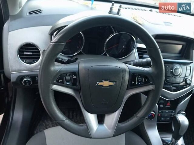 Черный Шевроле Круз, объемом двигателя 1.8 л и пробегом 112 тыс. км за 7450 $, фото 7 на Automoto.ua