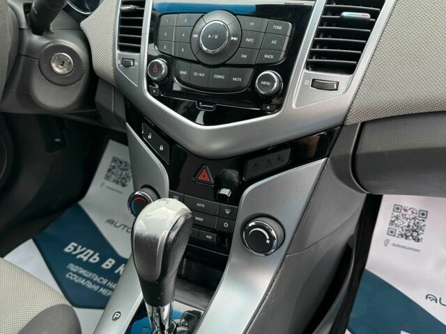 Черный Шевроле Круз, объемом двигателя 1.8 л и пробегом 188 тыс. км за 6900 $, фото 12 на Automoto.ua