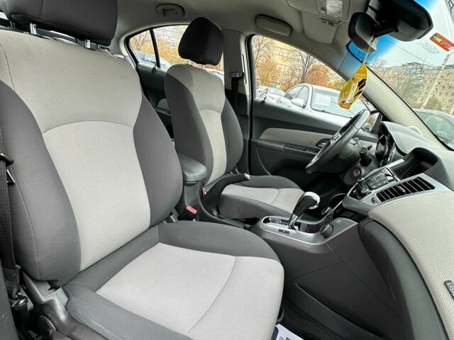 Черный Шевроле Круз, объемом двигателя 1.8 л и пробегом 188 тыс. км за 6900 $, фото 11 на Automoto.ua