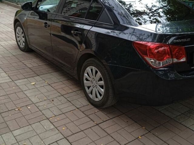 Черный Шевроле Круз, объемом двигателя 1.8 л и пробегом 46 тыс. км за 8900 $, фото 4 на Automoto.ua