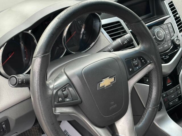 Черный Шевроле Круз, объемом двигателя 1.8 л и пробегом 188 тыс. км за 6900 $, фото 9 на Automoto.ua