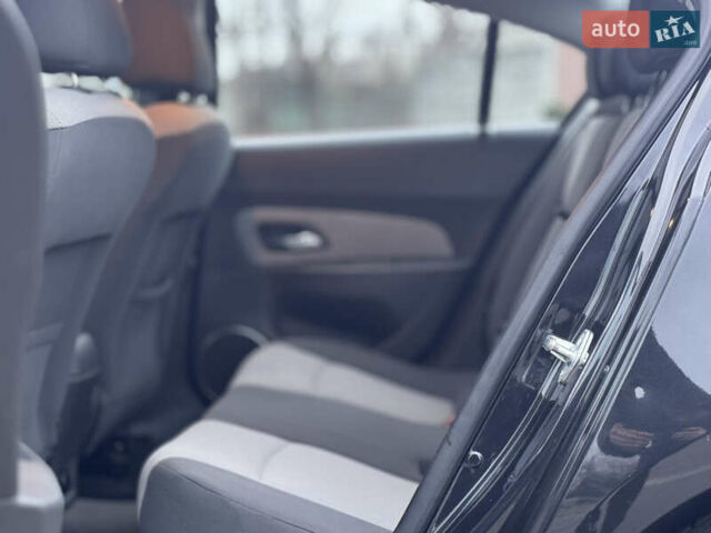 Черный Шевроле Круз, объемом двигателя 1.8 л и пробегом 232 тыс. км за 6999 $, фото 46 на Automoto.ua