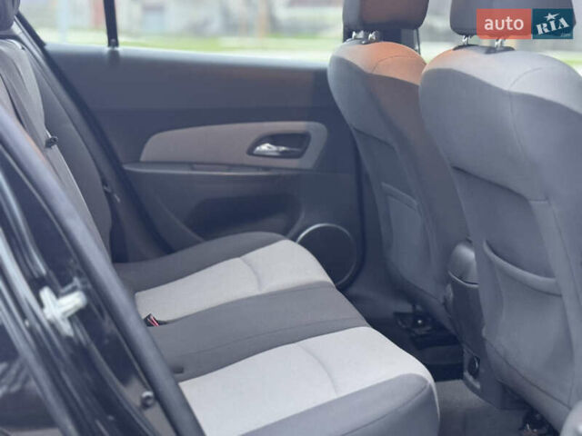 Черный Шевроле Круз, объемом двигателя 1.8 л и пробегом 232 тыс. км за 6999 $, фото 48 на Automoto.ua