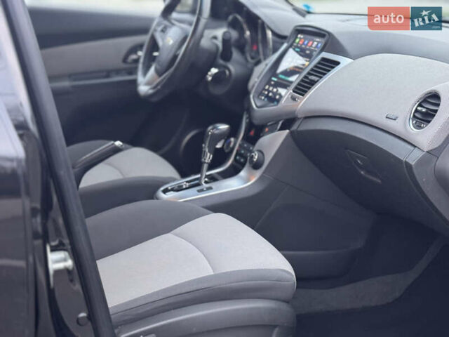 Черный Шевроле Круз, объемом двигателя 1.8 л и пробегом 232 тыс. км за 6999 $, фото 52 на Automoto.ua