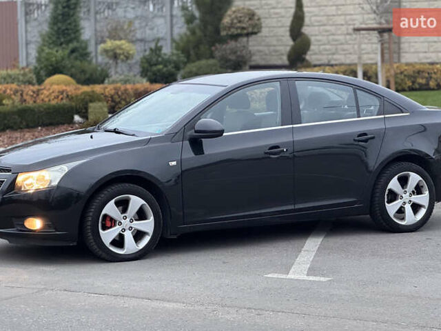 Черный Шевроле Круз, объемом двигателя 1.8 л и пробегом 232 тыс. км за 6999 $, фото 5 на Automoto.ua