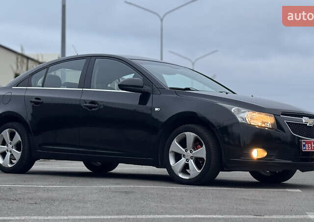 Черный Шевроле Круз, объемом двигателя 1.8 л и пробегом 232 тыс. км за 6999 $, фото 30 на Automoto.ua