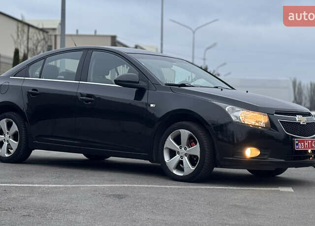 Черный Шевроле Круз, объемом двигателя 1.8 л и пробегом 232 тыс. км за 6999 $, фото 28 на Automoto.ua