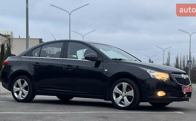 Черный Шевроле Круз, объемом двигателя 1.8 л и пробегом 232 тыс. км за 6999 $, фото 32 на Automoto.ua
