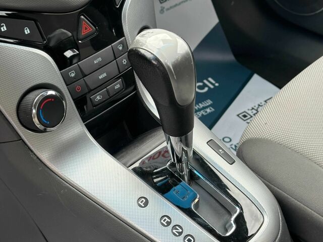 Черный Шевроле Круз, объемом двигателя 1.8 л и пробегом 188 тыс. км за 6900 $, фото 10 на Automoto.ua