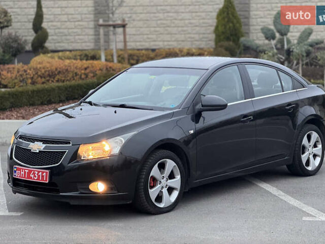 Черный Шевроле Круз, объемом двигателя 1.8 л и пробегом 232 тыс. км за 6999 $, фото 2 на Automoto.ua