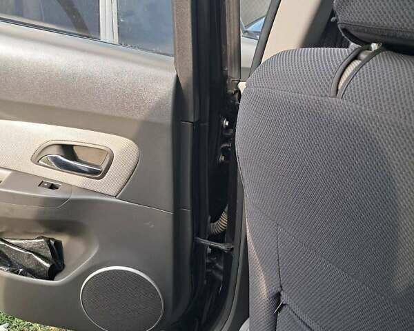Чорний Шевроле Круз, об'ємом двигуна 1.6 л та пробігом 220 тис. км за 6780 $, фото 10 на Automoto.ua