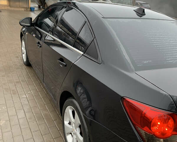 Черный Шевроле Круз, объемом двигателя 2 л и пробегом 201 тыс. км за 7599 $, фото 6 на Automoto.ua