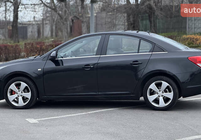 Черный Шевроле Круз, объемом двигателя 1.8 л и пробегом 232 тыс. км за 6999 $, фото 12 на Automoto.ua