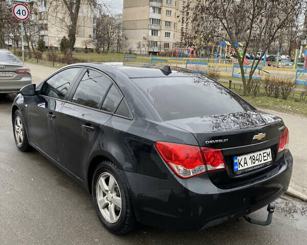 Чорний Шевроле Круз, об'ємом двигуна 1.6 л та пробігом 150 тис. км за 7500 $, фото 3 на Automoto.ua