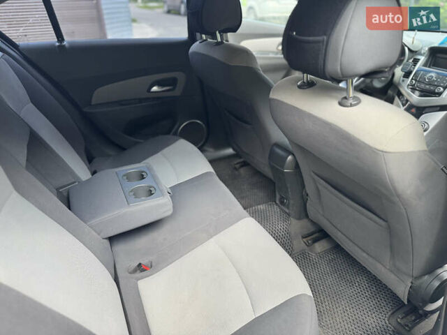 Черный Шевроле Круз, объемом двигателя 1.8 л и пробегом 144 тыс. км за 5999 $, фото 9 на Automoto.ua