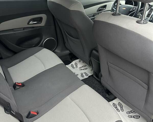 Чорний Шевроле Круз, об'ємом двигуна 1.6 л та пробігом 223 тис. км за 6750 $, фото 1 на Automoto.ua