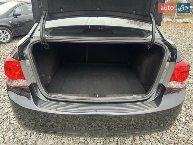 Чорний Шевроле Круз, об'ємом двигуна 1.6 л та пробігом 223 тис. км за 6750 $, фото 5 на Automoto.ua