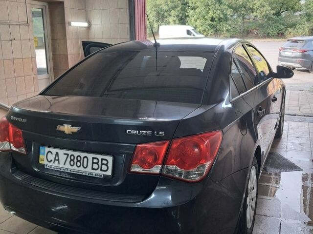 Черный Шевроле Круз, объемом двигателя 1.6 л и пробегом 229 тыс. км за 5900 $, фото 4 на Automoto.ua