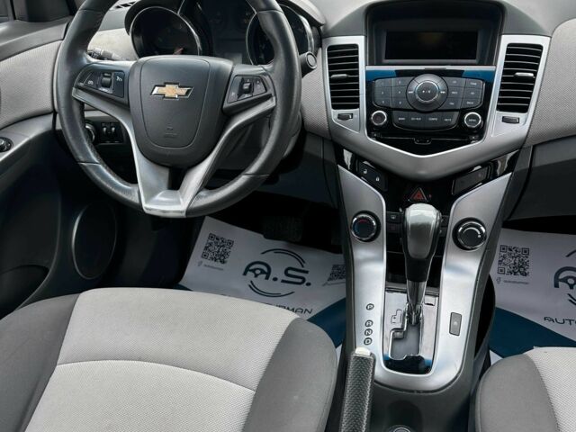 Черный Шевроле Круз, объемом двигателя 1.8 л и пробегом 188 тыс. км за 6900 $, фото 6 на Automoto.ua