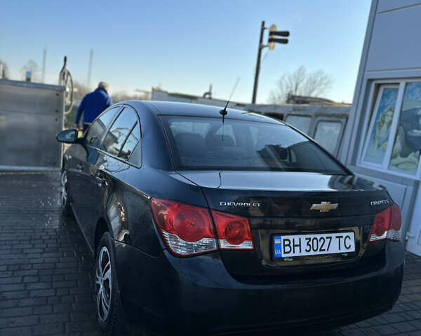 Черный Шевроле Круз, объемом двигателя 1.6 л и пробегом 100 тыс. км за 6950 $, фото 5 на Automoto.ua