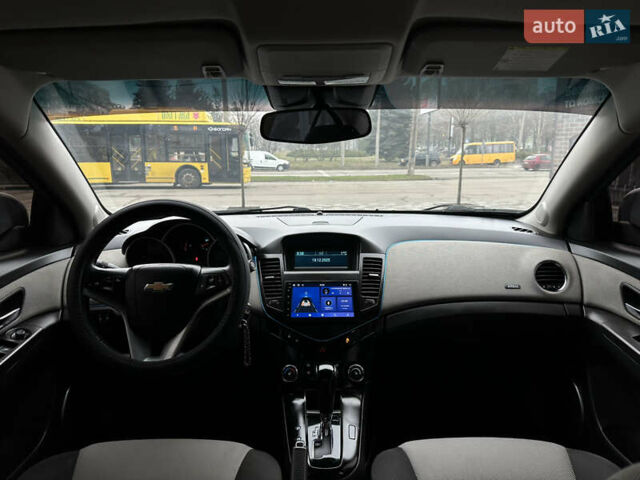 Черный Шевроле Круз, объемом двигателя 1.8 л и пробегом 213 тыс. км за 6900 $, фото 13 на Automoto.ua