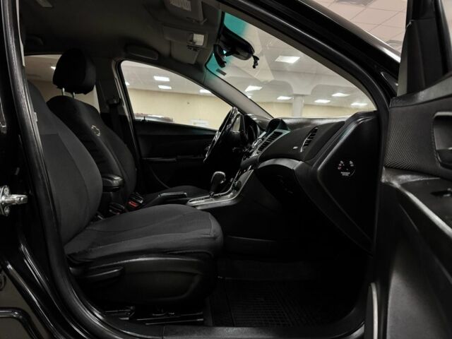 Чорний Шевроле Круз, об'ємом двигуна 1.8 л та пробігом 147 тис. км за 7400 $, фото 6 на Automoto.ua