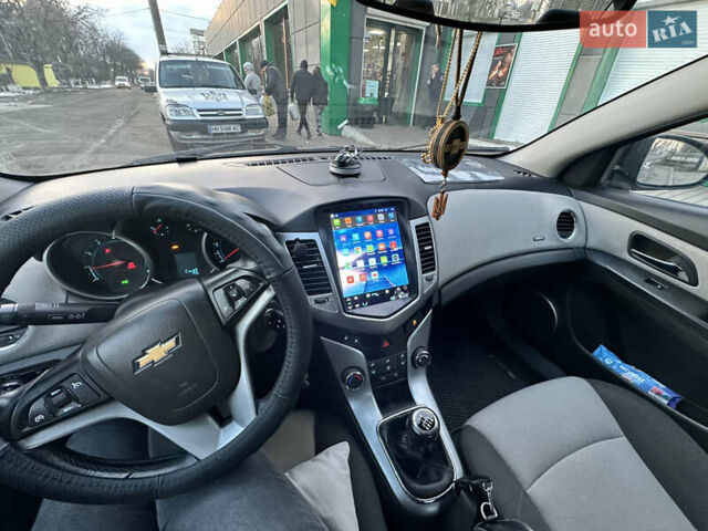 Черный Шевроле Круз, объемом двигателя 1.6 л и пробегом 100 тыс. км за 6950 $, фото 1 на Automoto.ua