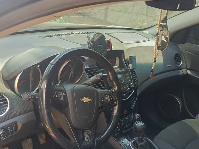 Черный Шевроле Круз, объемом двигателя 1.8 л и пробегом 179 тыс. км за 5900 $, фото 4 на Automoto.ua