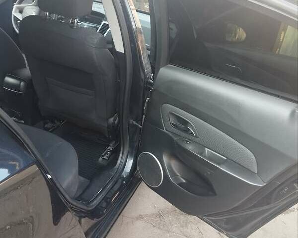 Черный Шевроле Круз, объемом двигателя 1.8 л и пробегом 189 тыс. км за 6700 $, фото 4 на Automoto.ua