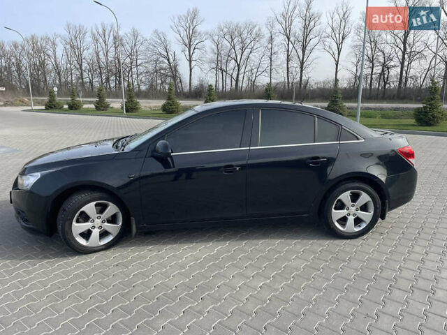 Черный Шевроле Круз, объемом двигателя 2 л и пробегом 290 тыс. км за 6800 $, фото 3 на Automoto.ua