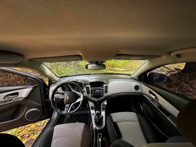 Черный Шевроле Круз, объемом двигателя 1.8 л и пробегом 177 тыс. км за 6400 $, фото 12 на Automoto.ua