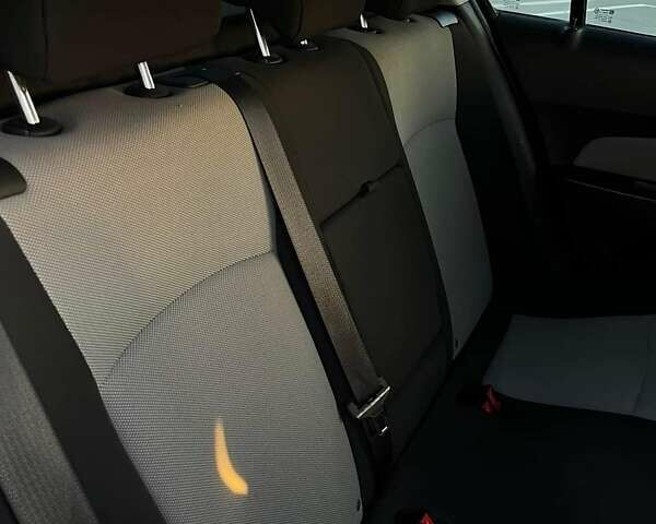 Черный Шевроле Круз, объемом двигателя 1.8 л и пробегом 158 тыс. км за 6700 $, фото 6 на Automoto.ua