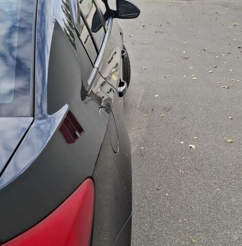 Черный Шевроле Круз, объемом двигателя 1.8 л и пробегом 314 тыс. км за 5500 $, фото 2 на Automoto.ua