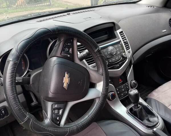 Чорний Шевроле Круз, об'ємом двигуна 1.6 л та пробігом 203 тис. км за 6000 $, фото 3 на Automoto.ua