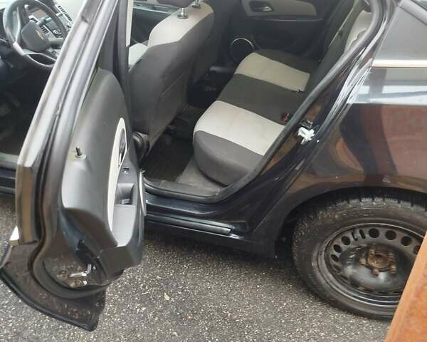Черный Шевроле Круз, объемом двигателя 2 л и пробегом 252 тыс. км за 6200 $, фото 5 на Automoto.ua