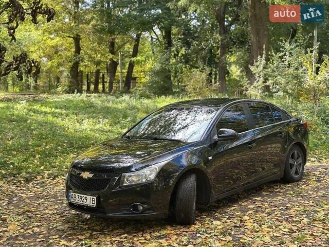 Черный Шевроле Круз, объемом двигателя 1.8 л и пробегом 177 тыс. км за 6400 $, фото 3 на Automoto.ua