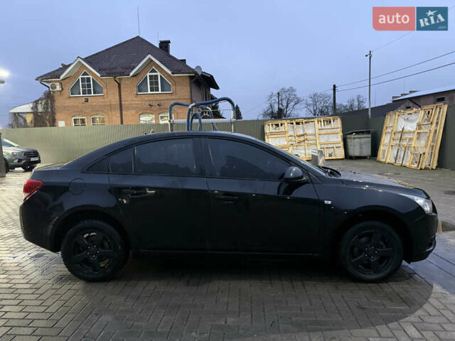 Черный Шевроле Круз, объемом двигателя 1.6 л и пробегом 167 тыс. км за 6900 $, фото 5 на Automoto.ua