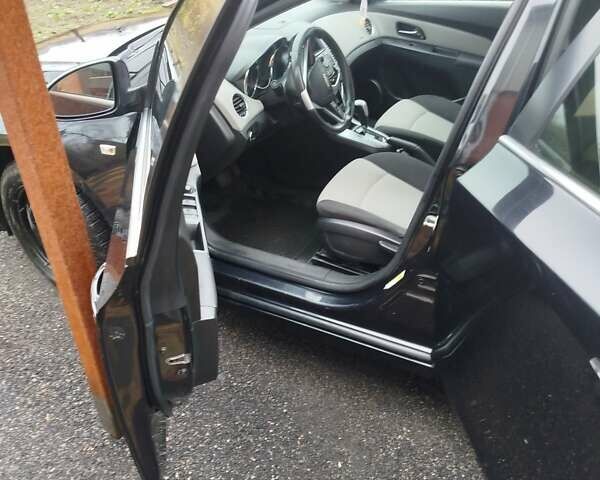 Черный Шевроле Круз, объемом двигателя 2 л и пробегом 252 тыс. км за 6200 $, фото 4 на Automoto.ua