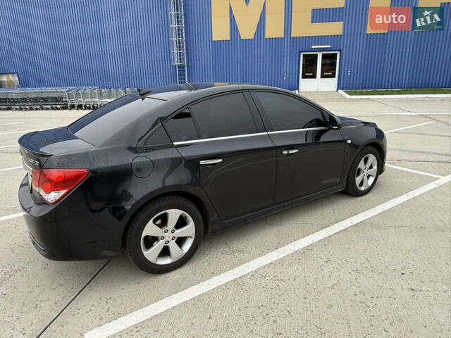 Черный Шевроле Круз, объемом двигателя 1.8 л и пробегом 141 тыс. км за 7700 $, фото 3 на Automoto.ua