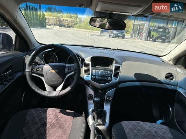 Чорний Шевроле Круз, об'ємом двигуна 1.8 л та пробігом 207 тис. км за 5700 $, фото 8 на Automoto.ua