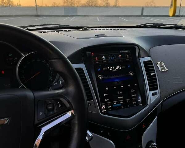 Черный Шевроле Круз, объемом двигателя 1.8 л и пробегом 158 тыс. км за 6700 $, фото 4 на Automoto.ua