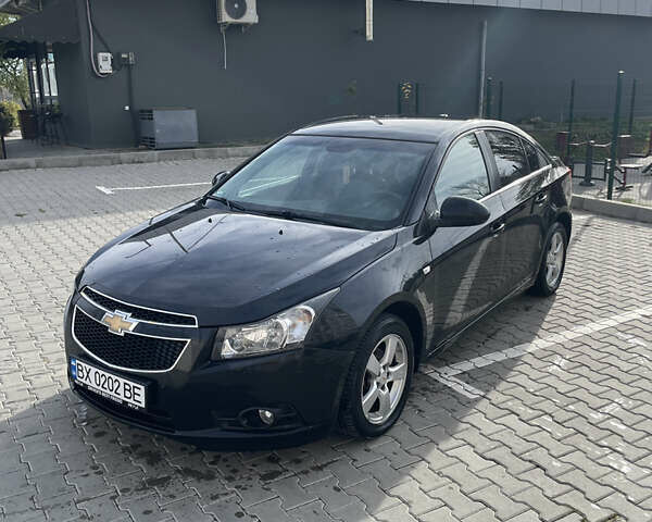 Черный Шевроле Круз, объемом двигателя 1.8 л и пробегом 215 тыс. км за 6700 $, фото 2 на Automoto.ua