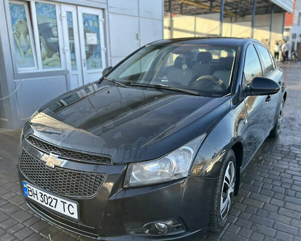 Черный Шевроле Круз, объемом двигателя 1.6 л и пробегом 100 тыс. км за 6950 $, фото 4 на Automoto.ua